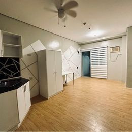 Avida Towers Alabang Balcony Garden Studio Unit for Rent Brgy. Ayala Alabang (Newly renovated)