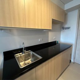 Pet Friendly Brand New Studio w/parking for Rent Alabang Cerca Viento (First Tenant)