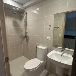 Pet Friendly Brand New Studio w/parking for Rent Alabang Cerca Viento (First Tenant)