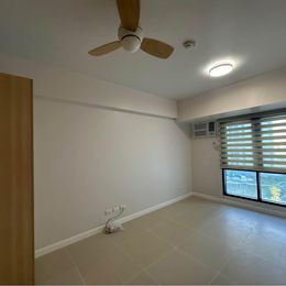 Pet Friendly Brand New Studio w/parking for Rent Alabang Cerca Viento (First Tenant)