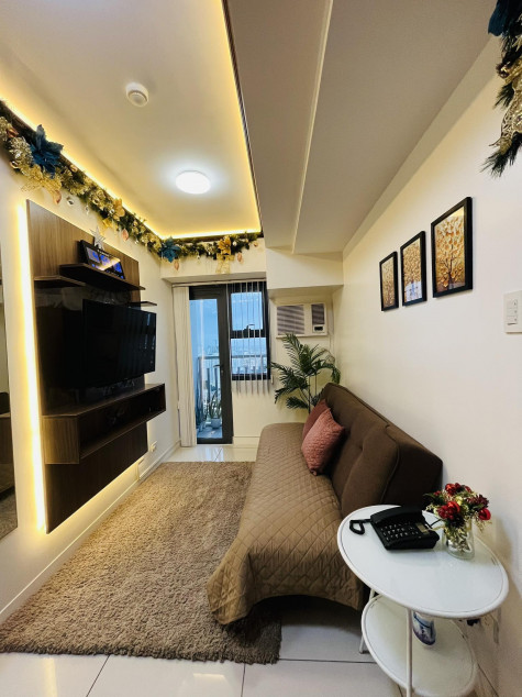 1 Bedroom Sub-Penthouse Corner Unit At Cebu Horizons