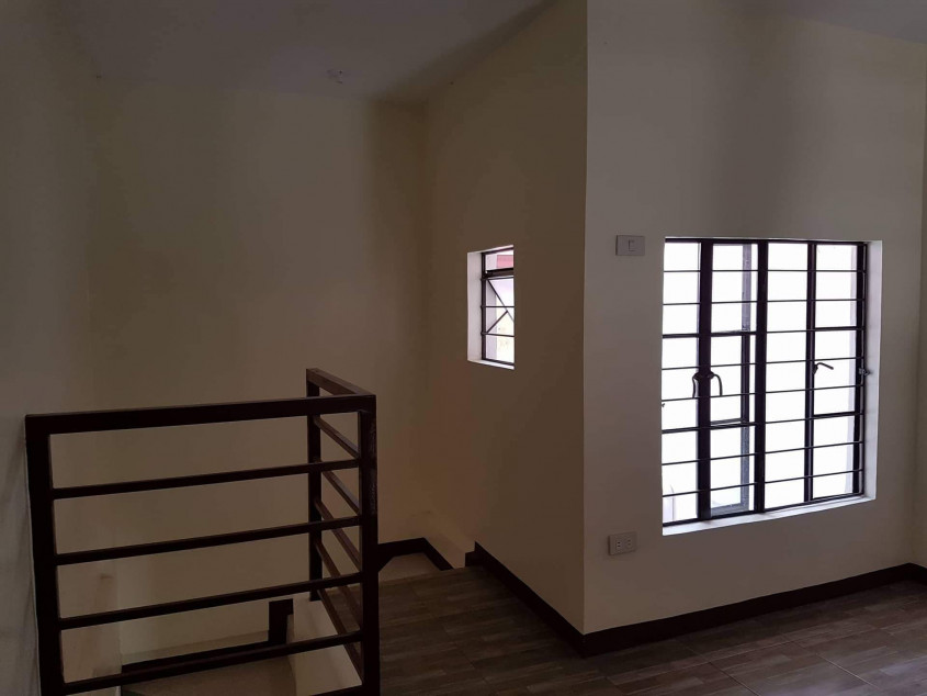 2 Commercial Units For Sale In Valenzuela