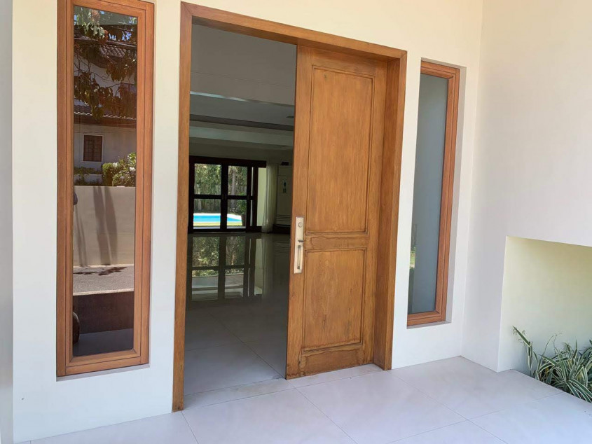 Ayala Alabang 4 Bedroom Glamour House For Rent in Muntinlupa City