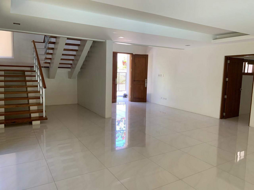 Ayala Alabang 4 Bedroom Glamour House For Rent in Muntinlupa City