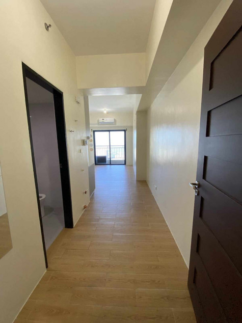 Provision 1 BR With Balcony In Vito Cruz, Manila