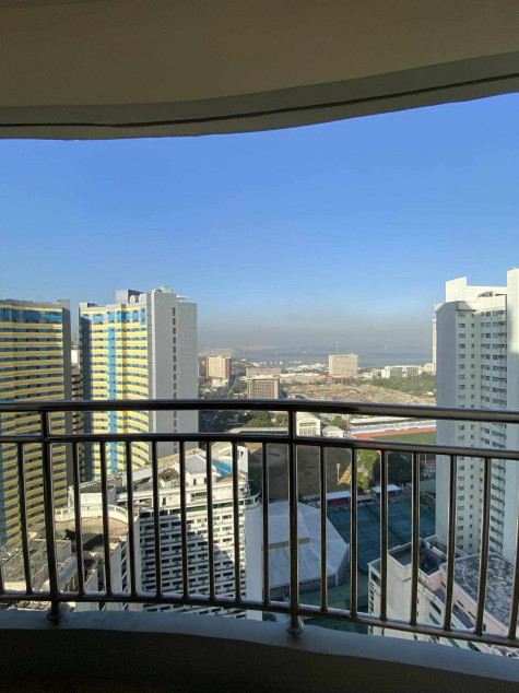 Provision 1 BR With Balcony In Vito Cruz, Manila