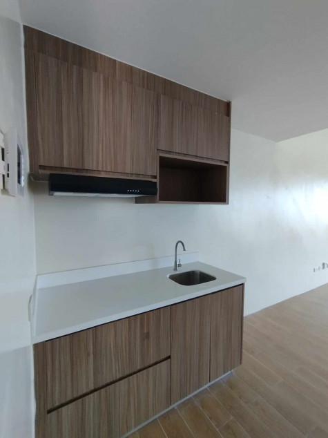 Provision 2 BR With Balcony In Vito Cruz, Manila