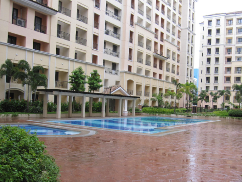 For Rent:  Fully Furnished 1 BR Condo In Pinecrest Residential Resort Condominium Newport City