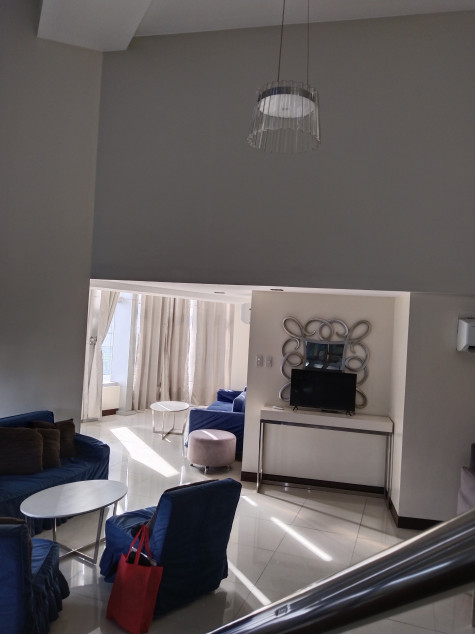 For Sale 3 Bedrooms Penthouse In One Central Makati