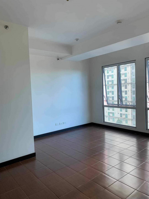 RFO/Rent To Own 3 Bedrooms Condo For Sale Chino Roces Makati City