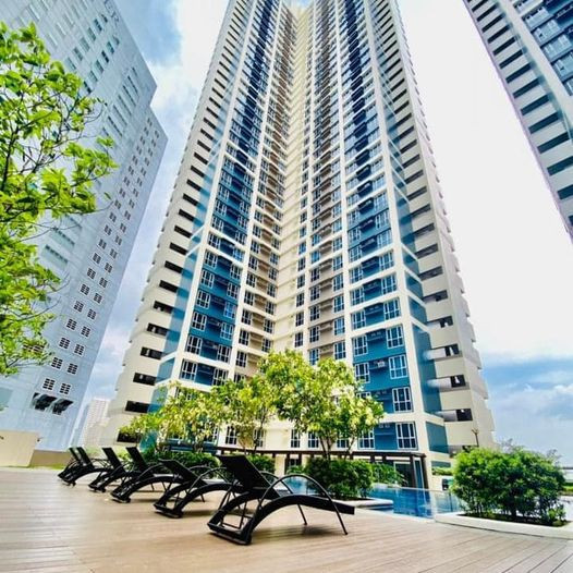 For Sale Studio Condo Unit in Axis Residences, Pioneer, Mandaluyong City