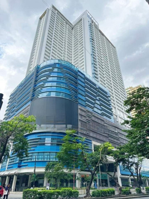 2 BR For Sale In 100 West Makati