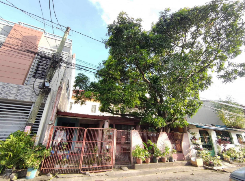 For Sale House And Lot Golden City Biñan, Laguna