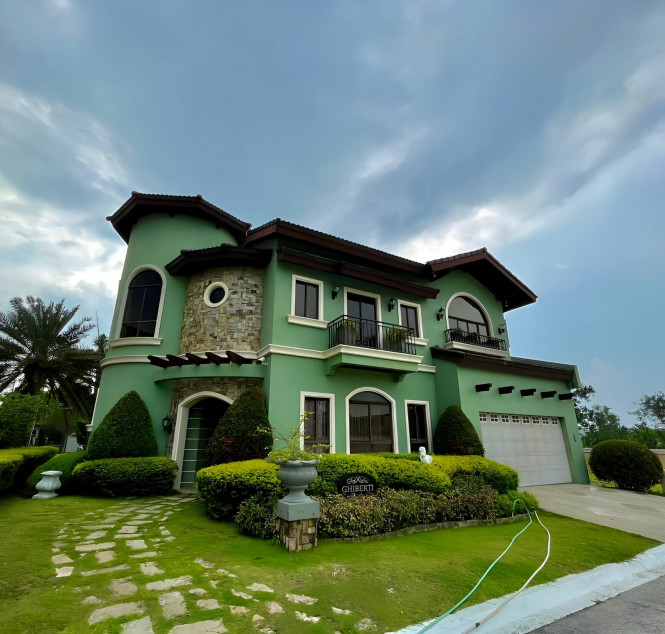 Ghiberti Luxury House | Pre-Selling for Sale in an Exclusive Subdivision Las Piñas