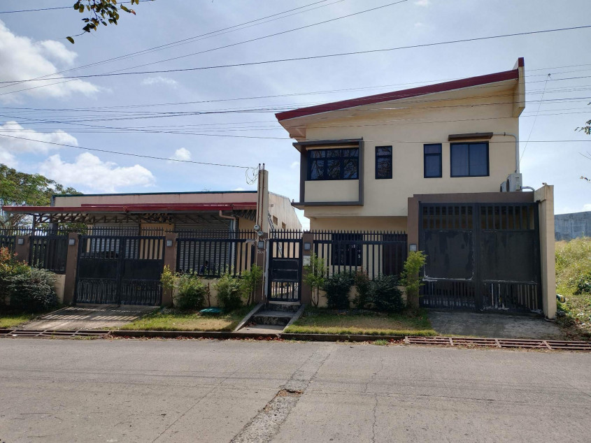 House & Lot With Warehouse For Sale In Dasmariñas Cavite
