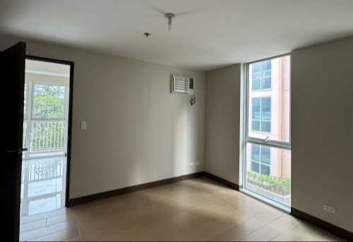 Rent to own 1 Bedroom Condo for sale in St. Mark Residences McKinley Hill near Enderun