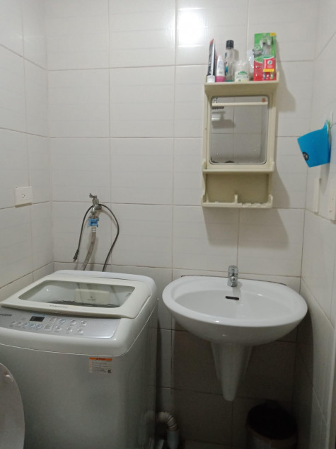 8th Floor, Unit 818 Tower B SM Jazz Residences Makati