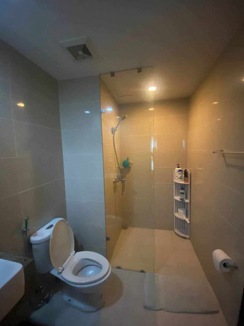 For Sale Only Bayshore Residential Resort 1 Executive Studio Unit With Parking In Parañaque