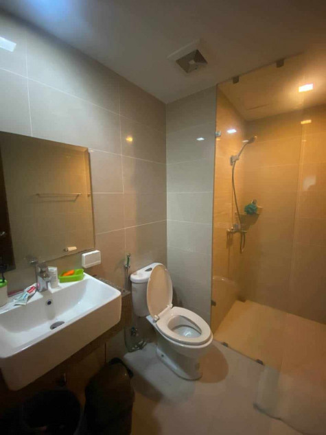 For Sale Only Bayshore Residential Resort 1 Executive Studio Unit With Parking In Parañaque