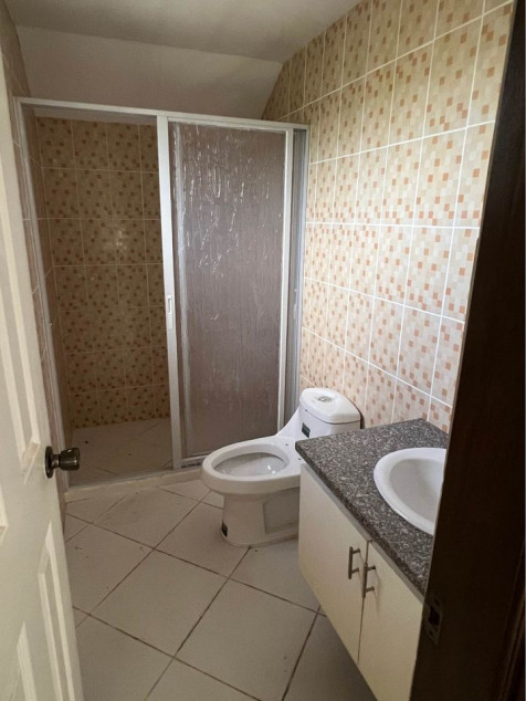 Pre-owned 4 BR House in Herencia Julieta Villas 2 Mabiga Mabalacat