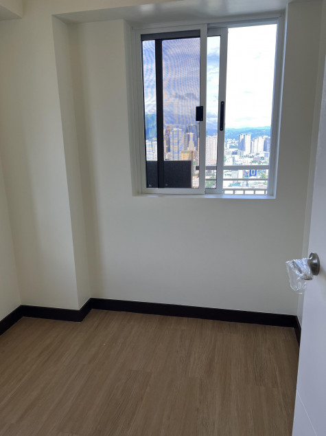 For Sale Spacious 2 Bedroom In Brixton With 2 Balconies In Pasig