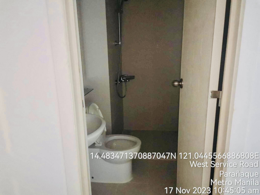 Condominium Unit For Sale In Azure Urban Resort Residences Parañaque - Miami Building