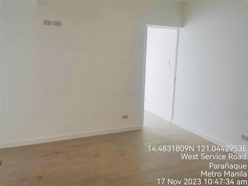 Condominium Unit For Sale In Azure Urban Resort Residences Parañaque - Miami Building