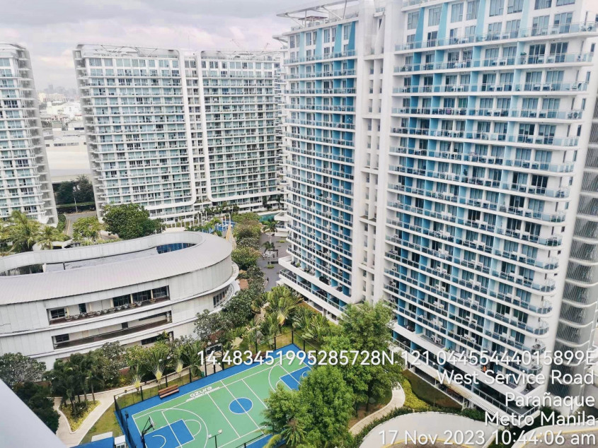 Condominium Unit For Sale In Azure Urban Resort Residences Parañaque - Miami Building