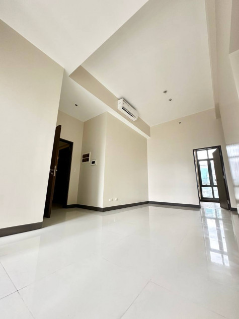 Rent to own 2 Bedroom Condo unit For Sale in Greenbelt Hamilton Makati