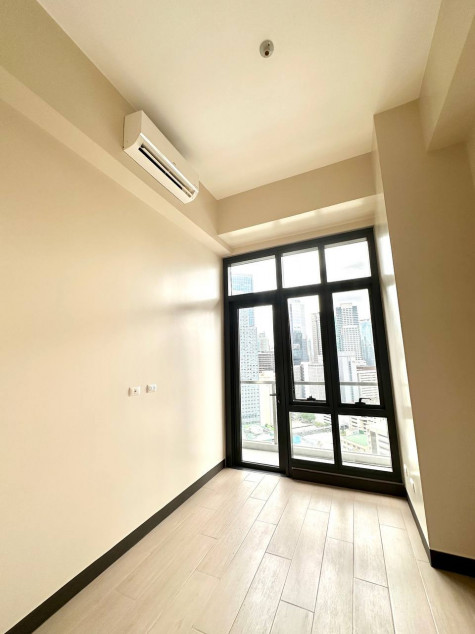 Rent to own 2 Bedroom Condo unit For Sale in Greenbelt Hamilton Makati