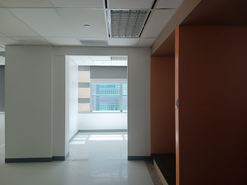 For Lease! 700 SQM Office Space In Alabang, Muntinlupa City