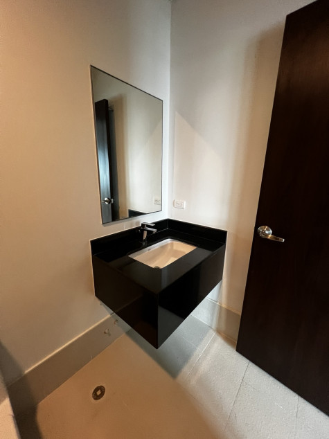 Newly Turned Over 1-Bedroom Unit In Solsctice, Makati