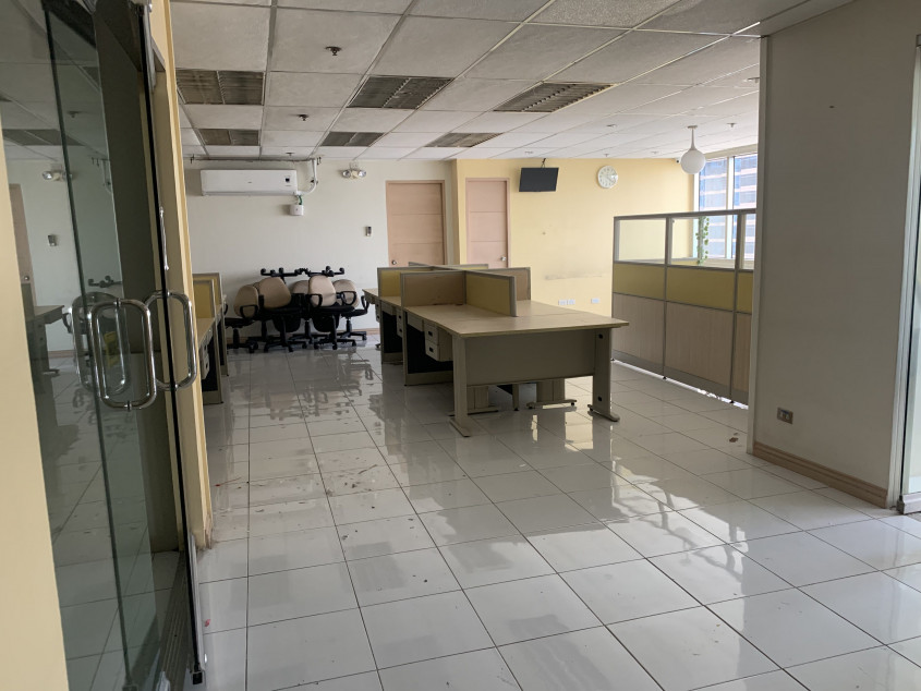 Prestige Tower: Pristine, Fully Furnished Office Suite Available In Pasig
