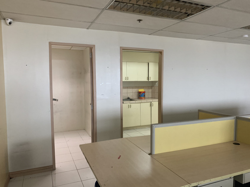 Prestige Tower: Pristine, Fully Furnished Office Suite Available In Pasig