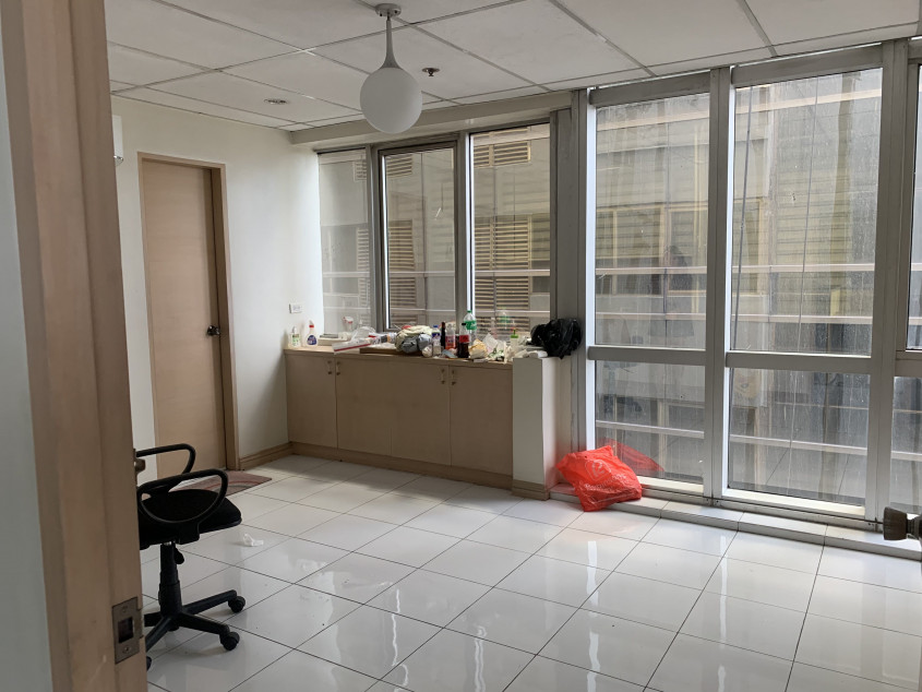 Prestige Tower: Pristine, Fully Furnished Office Suite Available In Pasig