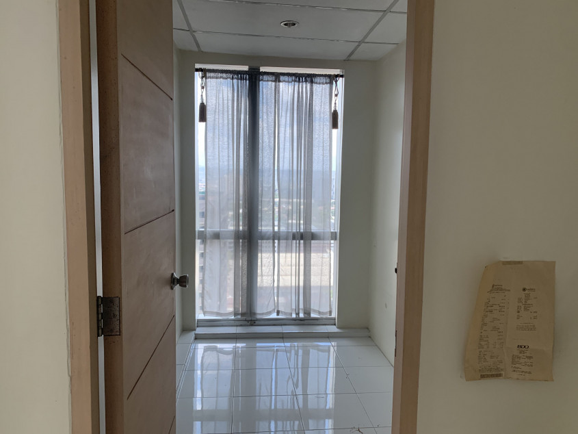 Prestige Tower: Pristine, Fully Furnished Office Suite Available In Pasig