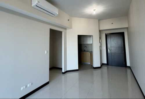 Rent To Own 3 Bedroom Condo For Sale In Uptown Parksuites BGC Facing Uptown Mall