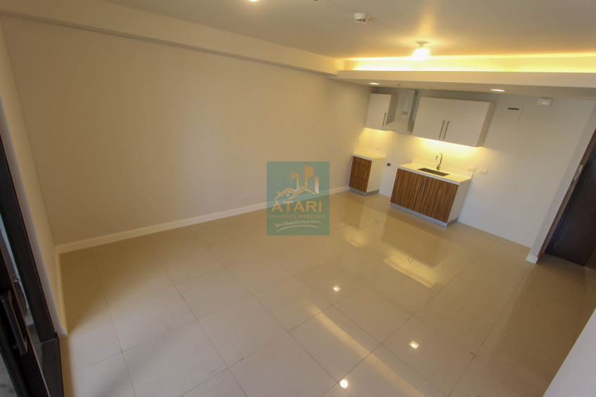 Luxe Living In Alcoves: 1-Bedroom Oasis With Parking For Sale