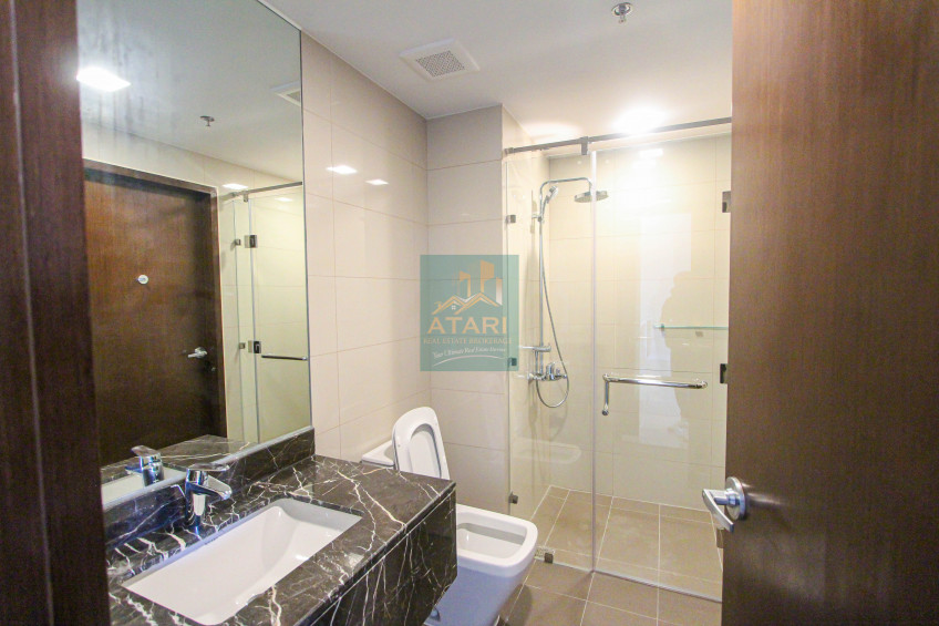 Luxe Living In Alcoves: 1-Bedroom Oasis With Parking For Sale