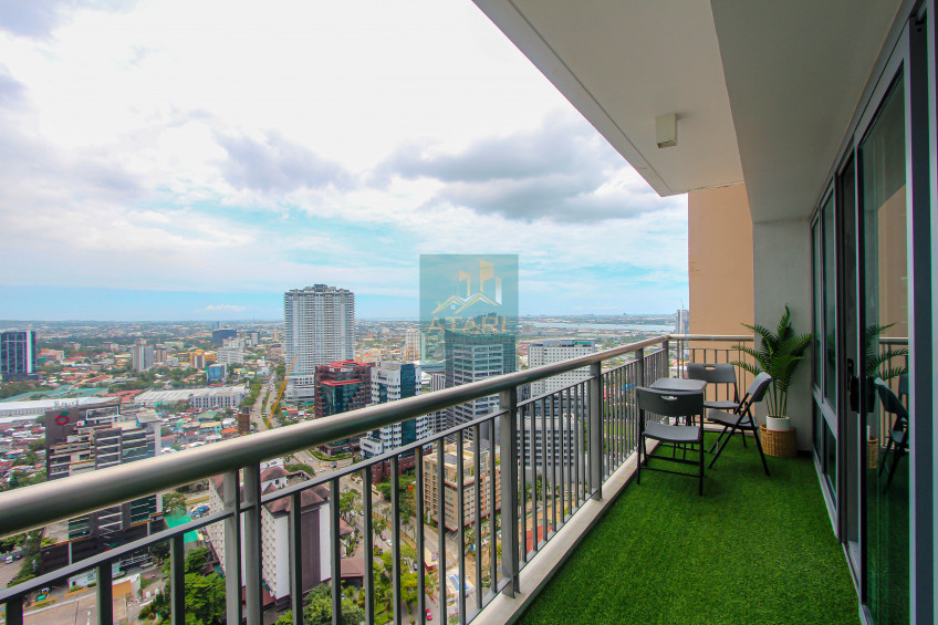 Spacious 3-Bedroom Haven With 2 Car Parking: Park Point Residences Cebu