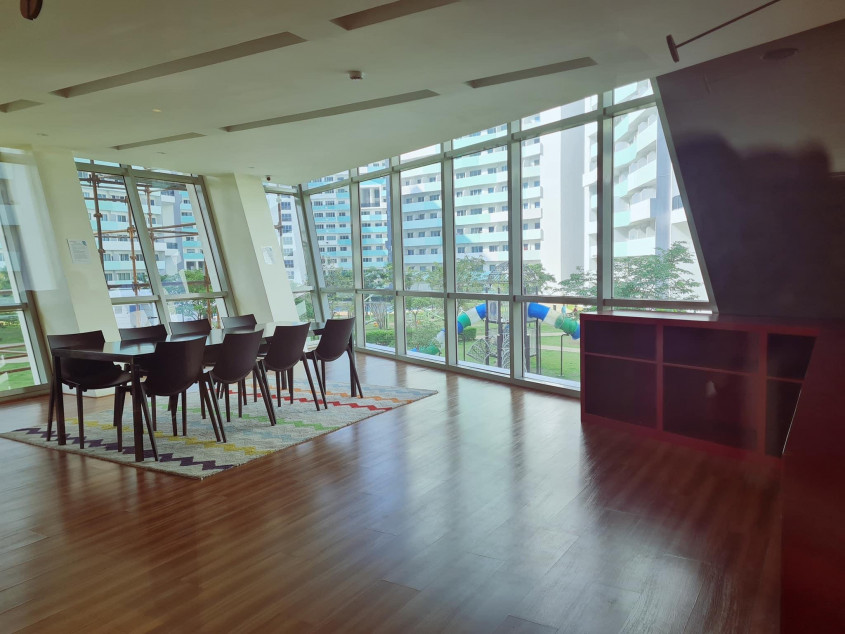 1 BR With Balcony At The Residences Commonwealth, Quezon City