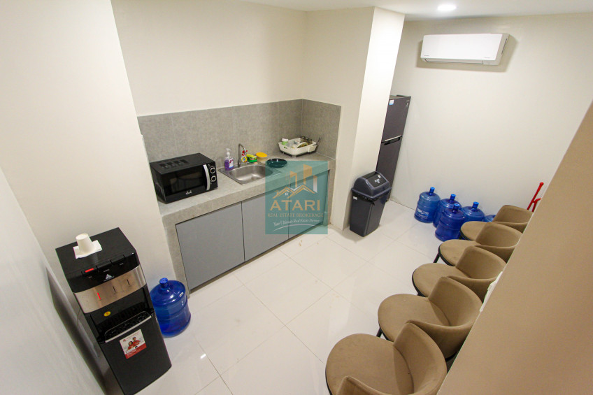 Prime Office Space: Unleash Your Business Potential In This Fully Fitted Haven For Rent