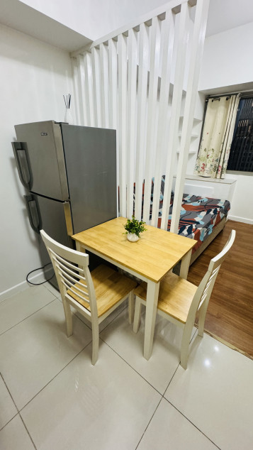 Free Wifi: Eton Tower Makati Semi Furnished Condo For Rent