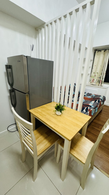 Free Wifi: Eton Tower Makati Semi Furnished Condo For Rent