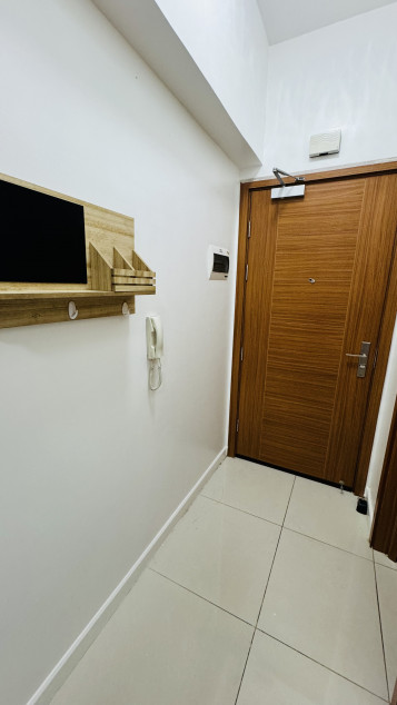 Free Wifi: Eton Tower Makati Semi Furnished Condo For Rent