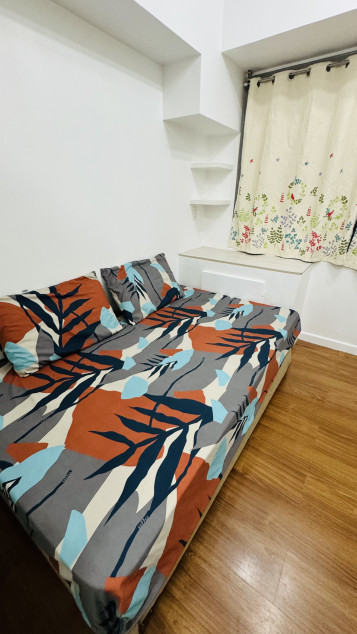 Free Wifi: Eton Tower Makati Semi Furnished Condo For Rent