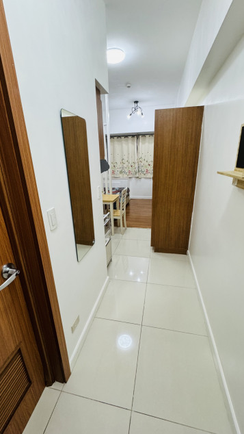 Free Wifi: Eton Tower Makati Semi Furnished Condo For Rent