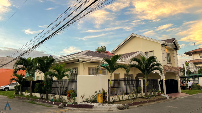 Furnished 5-Bedroom Residence With Parking - Multinational Village Parañaque