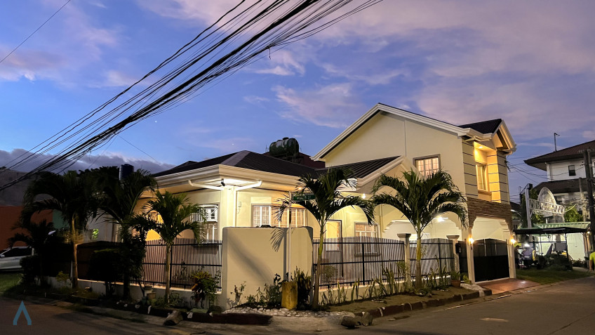 Furnished 5-Bedroom Residence With Parking - Multinational Village Parañaque