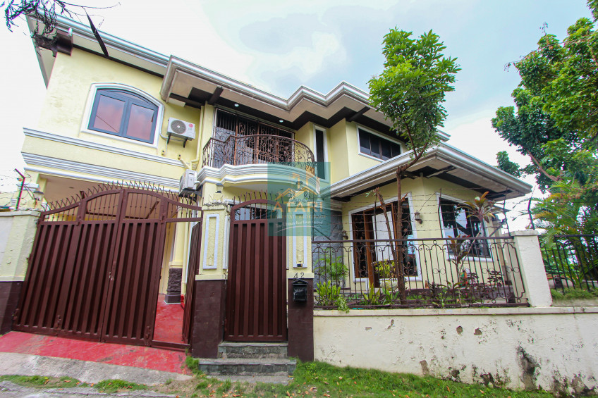 Spacious 4BR Haven: Prime House & Lot In Goldenville, Banawa Cebu City For Sale